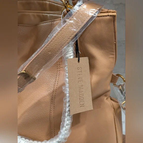 Steve Madden Bodie Tote - NWT - Tan 16x13 Inches - Picture 3 of 16